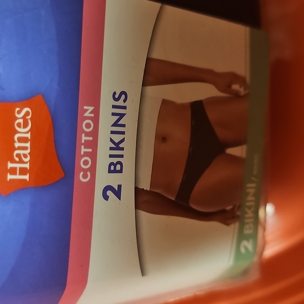Nwt Hanes 2 Pairs women's Cotton Bikini Underwear - Black and Cream - Picture 3 of 5